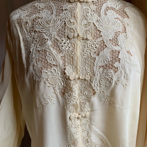 Vintage off White Open Work Hand Embroidered Asian Blouse - Picture 3 of 10